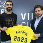 El futbolista Raúl Albiol renueva con el Villarreal hasta 2023.