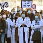 Diversos colectivos de sanitarios se manifiestan por la defensa de la Atención primaria