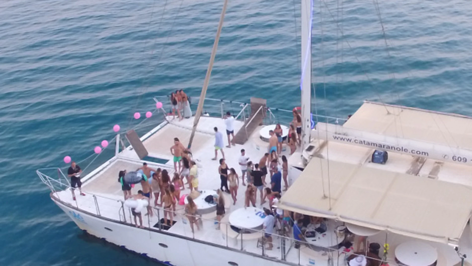Imagen del catamarán Olé que hoy se ha hundido frente al Puerto de Cartagena