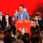 El secretario general del PSOE y presidente del Gobierno, Pedro Sánchez, clausura el XIV Congreso del PSV-PSOE, a 14 de noviembre de 2021