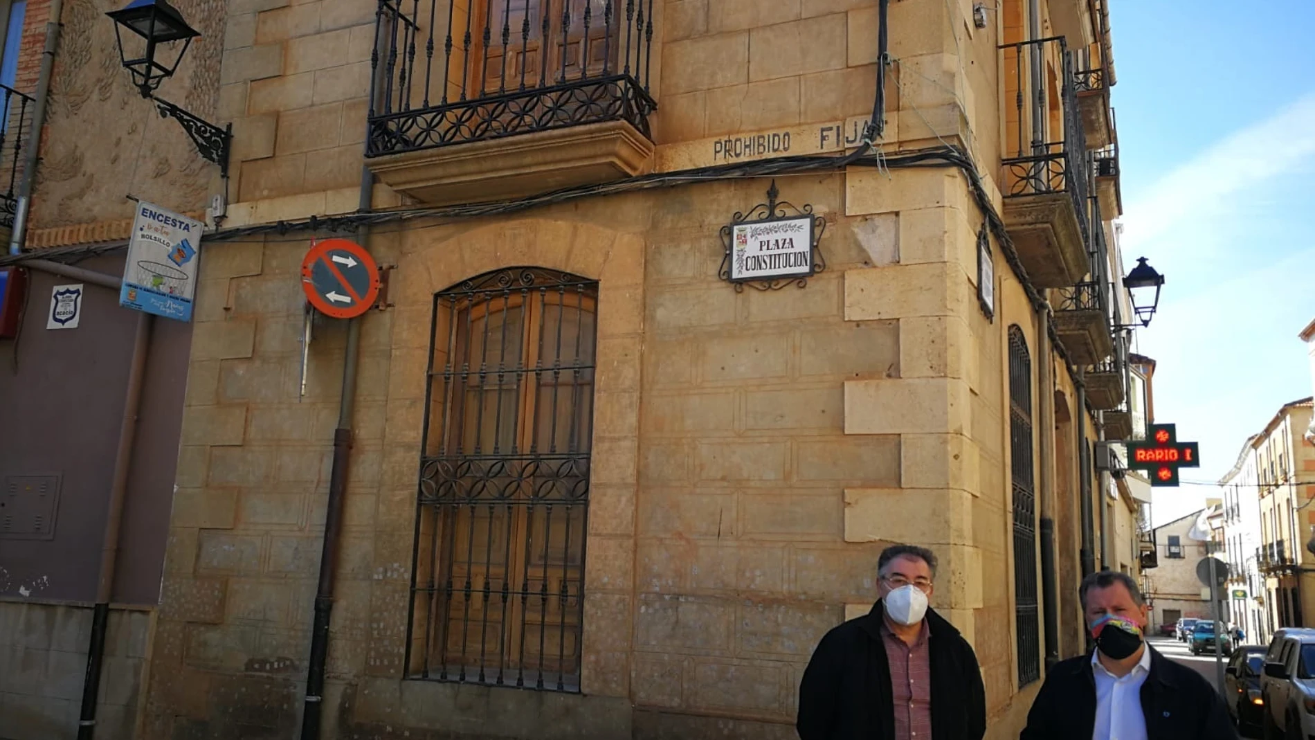 El alcalde de Navas de San Juan, Joaquín Requena, y el diputado de Agricultura, Ganadería, Medio Ambiente y Cambio Climático, Pedro Bruno