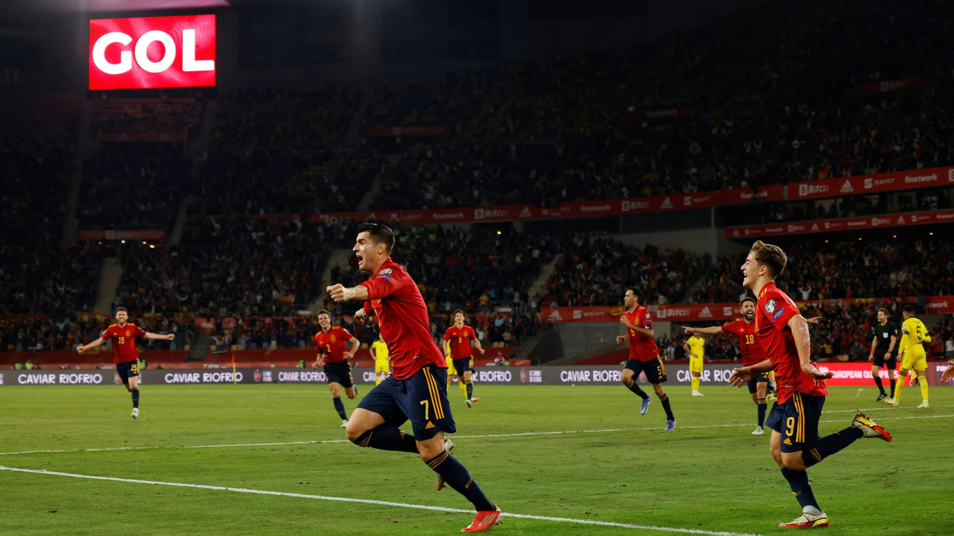 Morata celebra el gol que certificó la clasificación de España