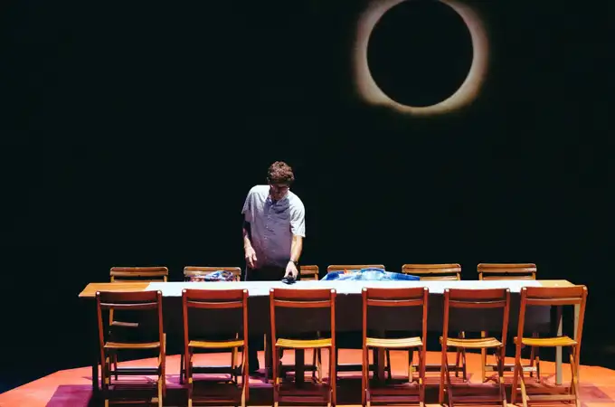 “Eclipse total”: un ensayo general para el fin de nuestros días en el Teatro de La Abadía