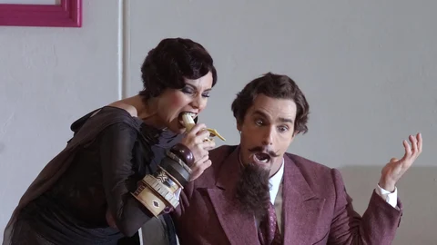 Sabina Puértolas, como Parténope, y Gabriel Bermúdez, en el papel de Ormonte