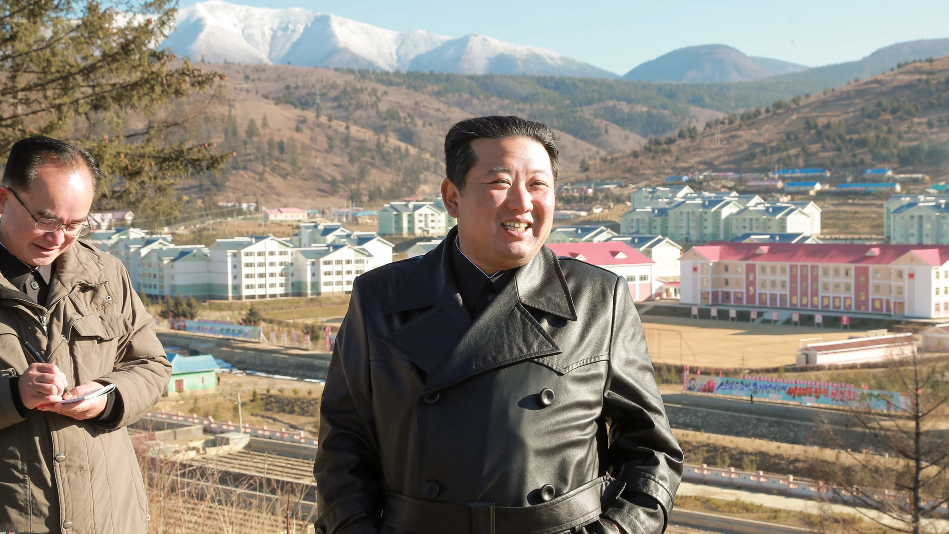 Kim Jong Un reaparece un mes después
