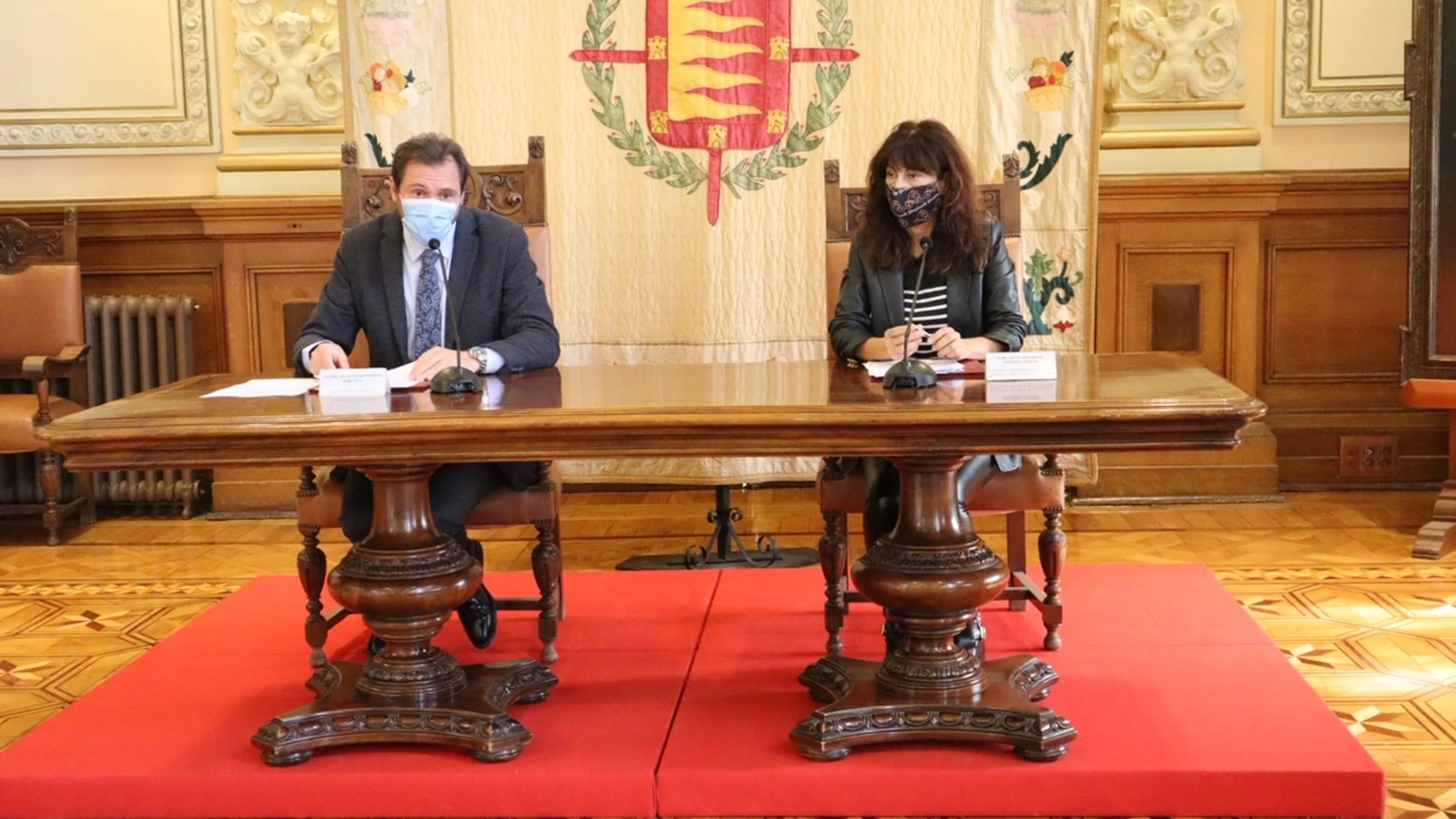 El alcalde de Valladolid, Óscar Puente, y la concejala Ana Redondo presentan la campaña de Navidad