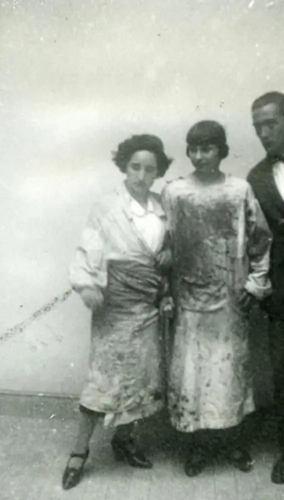 Maruja Mallo, Ernestina Champourcí y Salvador Dalí