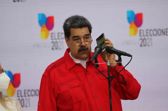 Maduro expulsa a los observadores