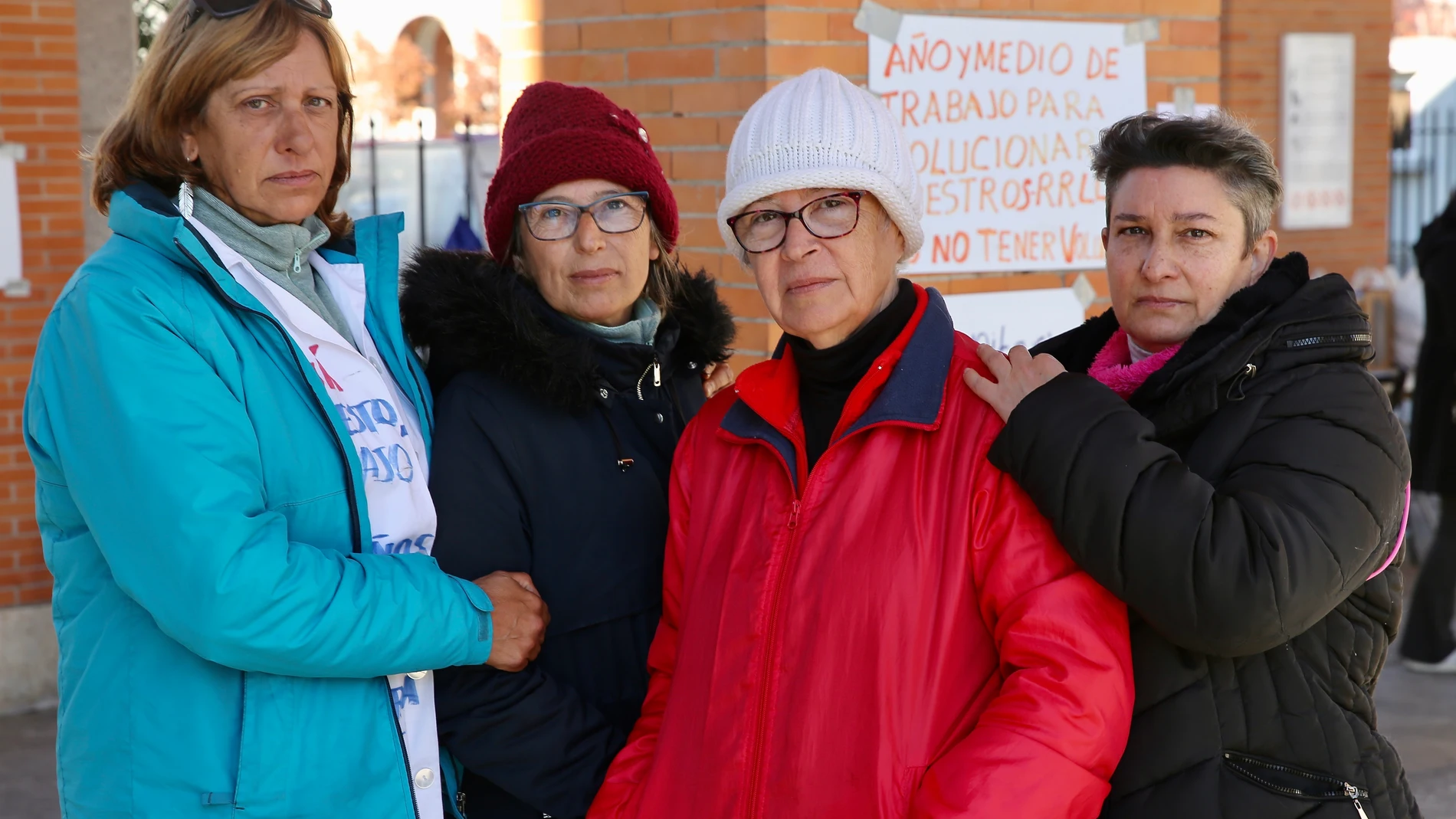 Eva, Carmen, Teresa y Josefina, auxiliares de ayuda doméstica, acampan a las puertas del Ministerio de Trabajo para protestar por su situación laboral