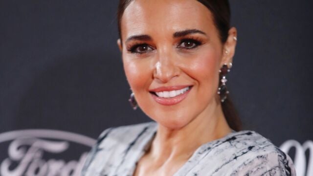 Paula Echevarría posa a su llegada a la gala de entrega de los premios WOMAN.