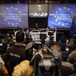 Isabel Santos, jefa de la misión de observadores de la UE, comparece ayer en Caracas para hacer público el informe provisional sobre las elecciones del domingo en Venezuela