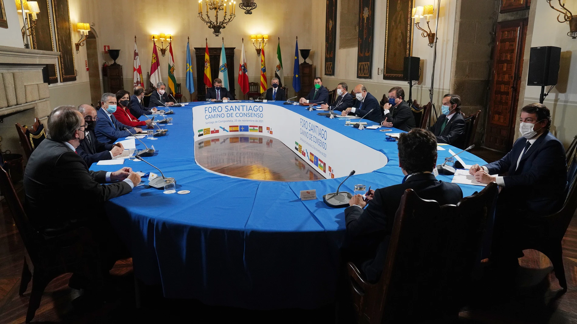 Reunión de los presidentes autonómicos en la ‘Cumbre de Santiago de Compostela´, en el Hostal dos Reis Católicos de Santiago