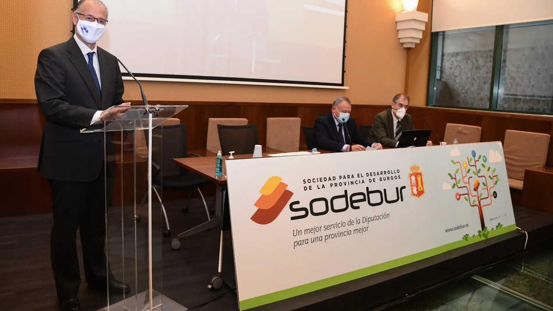Luis Fuentes durante la apertura de este foro celebrado en Burgos