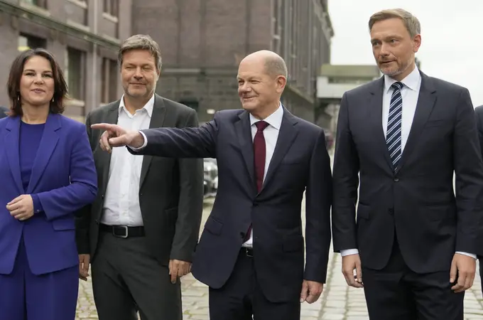 Socialdemócratas, verdes y liberales cierran un pacto de coalición en Alemania