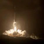 El despegue de la misión se llevó a cabo sin complicaciones a las 22:21 hora local (6:21 hora GMT) a bordo de un cohete SpaceX Falcon 9 desde la Base de la Fuerza Espacial en Vandenberg, California (EE.UU.).