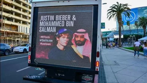 La viuda de Khashoggi recordó al cantante que el año pasado usó sus redes sociales para recordar que “el racismo es el diablo”