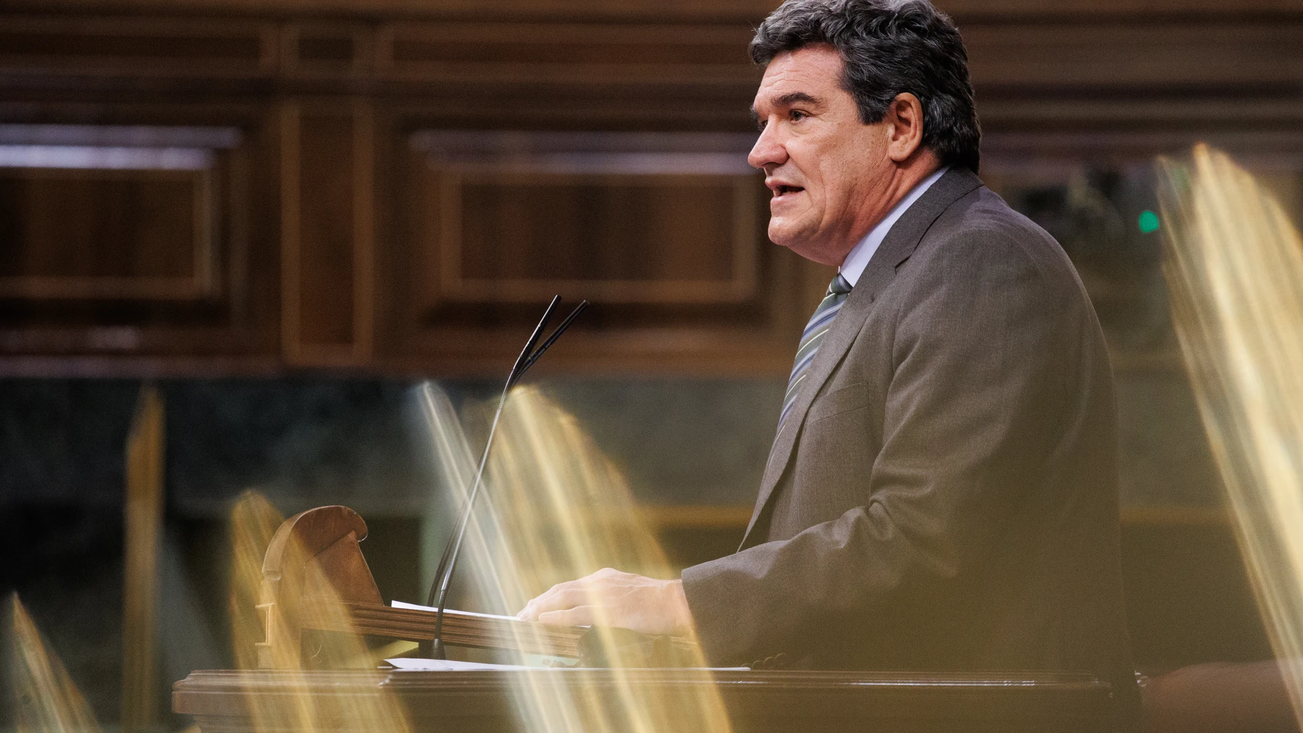 El ministro de Inclusión, Seguridad Social y Migraciones, José Luis Escrivá, en una intervención en el Congreso de los Diputados