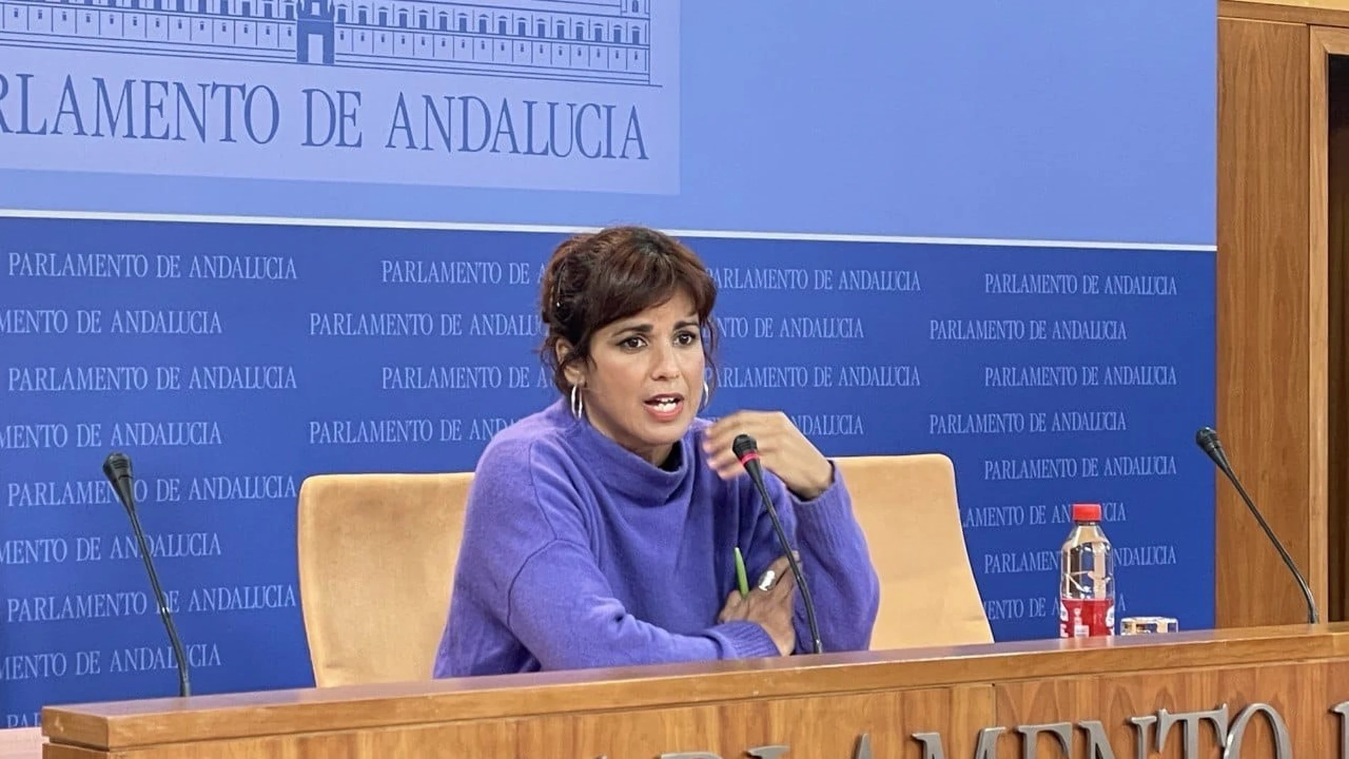 La portavoz de Adelante Andalucía, Teresa Rodríguez, en rueda de prensa.