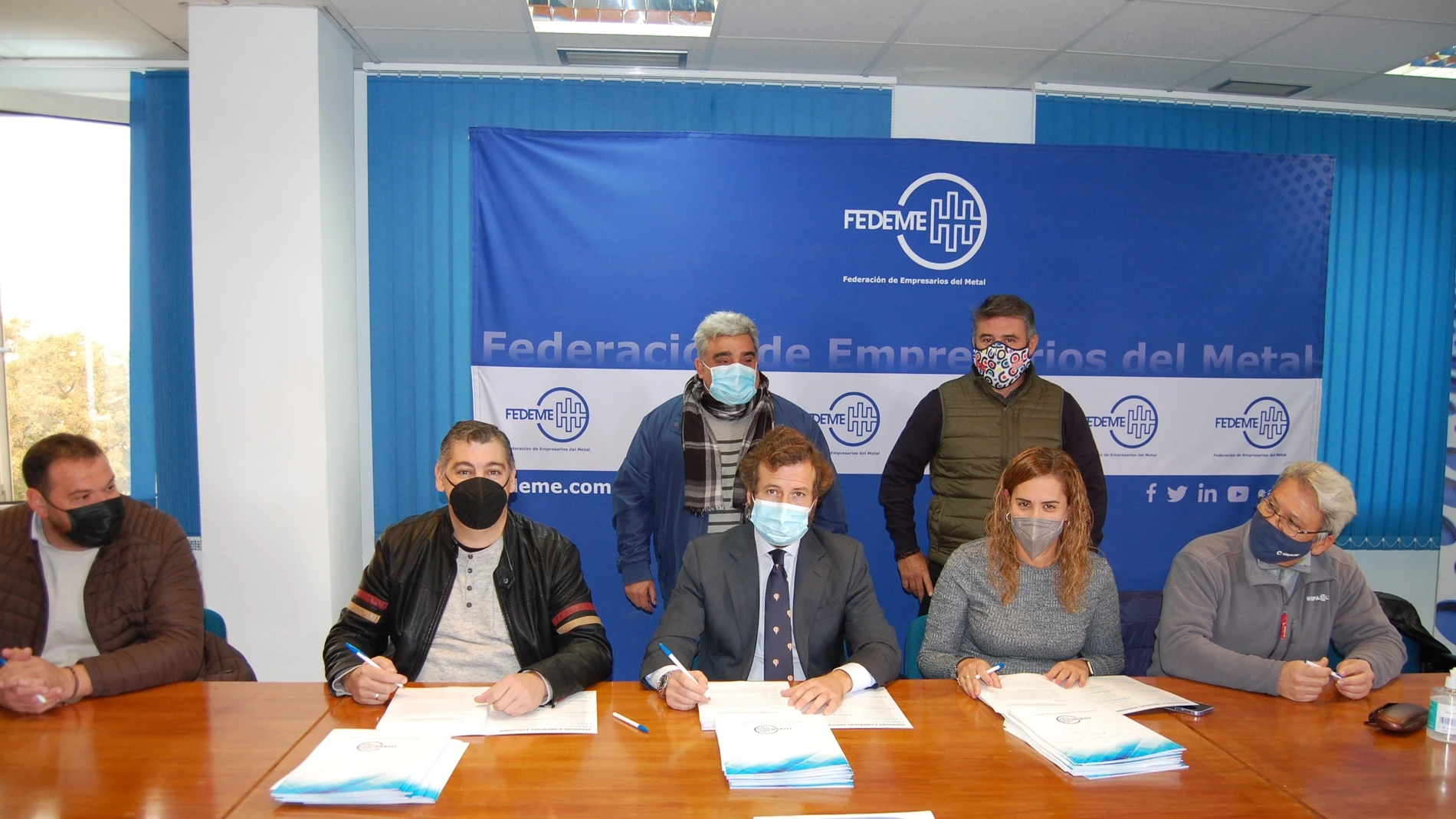 Firma del nuevo convenio colectivo del Metal en Sevilla firmado entre Fedeme y los sindicatos UGT y CC OO