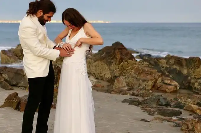 Sorprende a su novio ciego con un vestido táctil el día de su boda