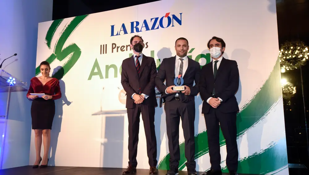 Pepe Lugo, David Fernández y Mario Muñoz. El Premio Innovación y Compromiso con el Medioambiente de esta edición correspondió a Aromas de Andalucía