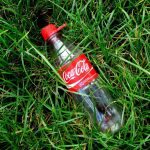 Todas las bebidas carbonatadas de la marca en España y Portugal contienen un 50% de plástico reciclado