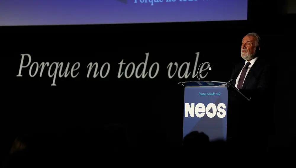 El exministro del Interior, Jaime Mayor Oreja durante la presentación de la alternativa cultural Neos.