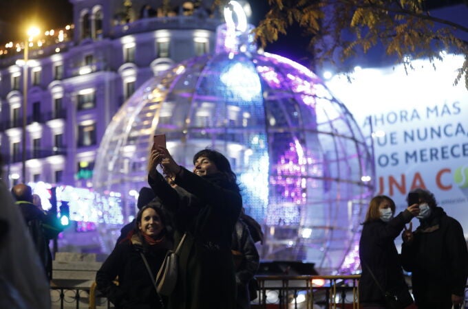 Así lucía ayer el centro de Madrid tras el encendido navideño