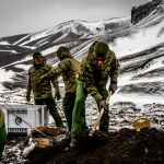 Militares españoles durante una pasada Campaña Antártica