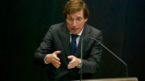 El alcalde de Madrid, José Luis Martínez-Almeida, interviene en una sesión plenaria del Ayuntamiento de Madrid30/11/2021