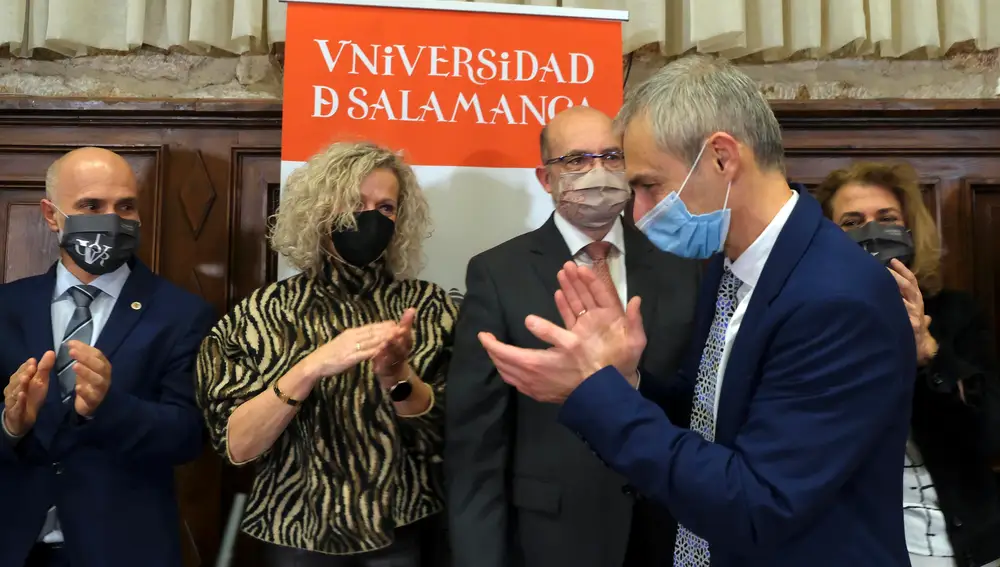 El actual rector de la Usal gana las elecciones al profesor Mariano Esteban