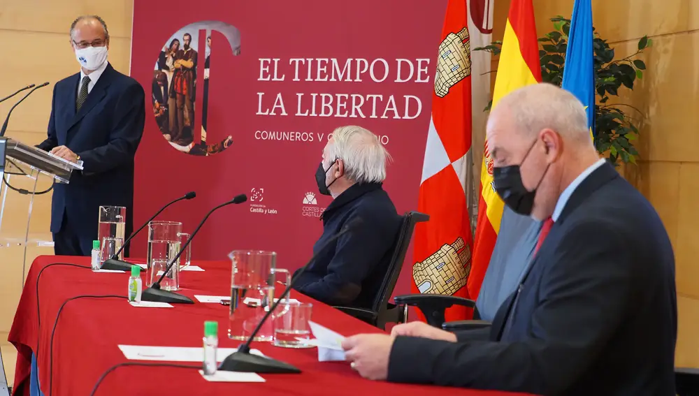El presidente de las Cortes, Luis Fuentes, presenta la exposición virtual