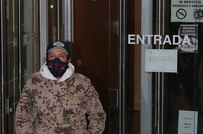 Rafael Amargo saliendo del juzgado de guardia en Madrid