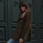 Susana Molina con la chaqueta ochentena más bonita del 2021.