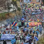 -FOTODELDIA- BOL05 LA PAZ (BOLIVIA) 29/11/2021.-Miembros de movimientos sociales y autoridades del gobierno participan en la &quot;marcha por la patria&quot;, a su llegada a La Paz. La multitudinaria marcha, encabezada por el presidente de Bolivia, Luis Arce; el exmandatario Evo Morales, demás autoridades y sectores oficialistas llegó este lunes a La Paz tras recorrer más de 188 kilómetros durante siete días, para &quot;defender&quot; la democracia y &quot;respaldar&quot; al Gobierno. EFE/Martin Alipaz