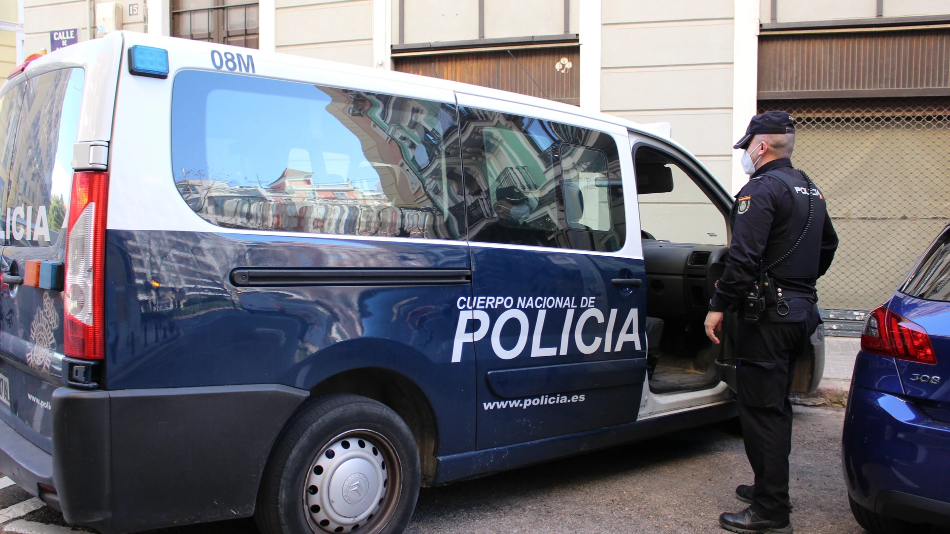 La Policía Nacional ha detenido en la comarca valenciana del Camp del Turia a un fugitivo de 33 años