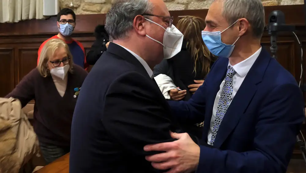El actual rector de la Usal gana las elecciones al profesor Mariano Esteban