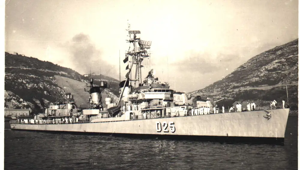 Imágenes de los destructor Jorge Juan D-25 de la Armada, de la clase Lepanto, a su salida del puerto de Cartagena