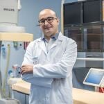 El doctor Cifrián, Radiólogo especialista en tratamientos intervencionistas del dolor y responsable de UTEMI, Unidad de Tratamientos Mínimamente Invasivos
