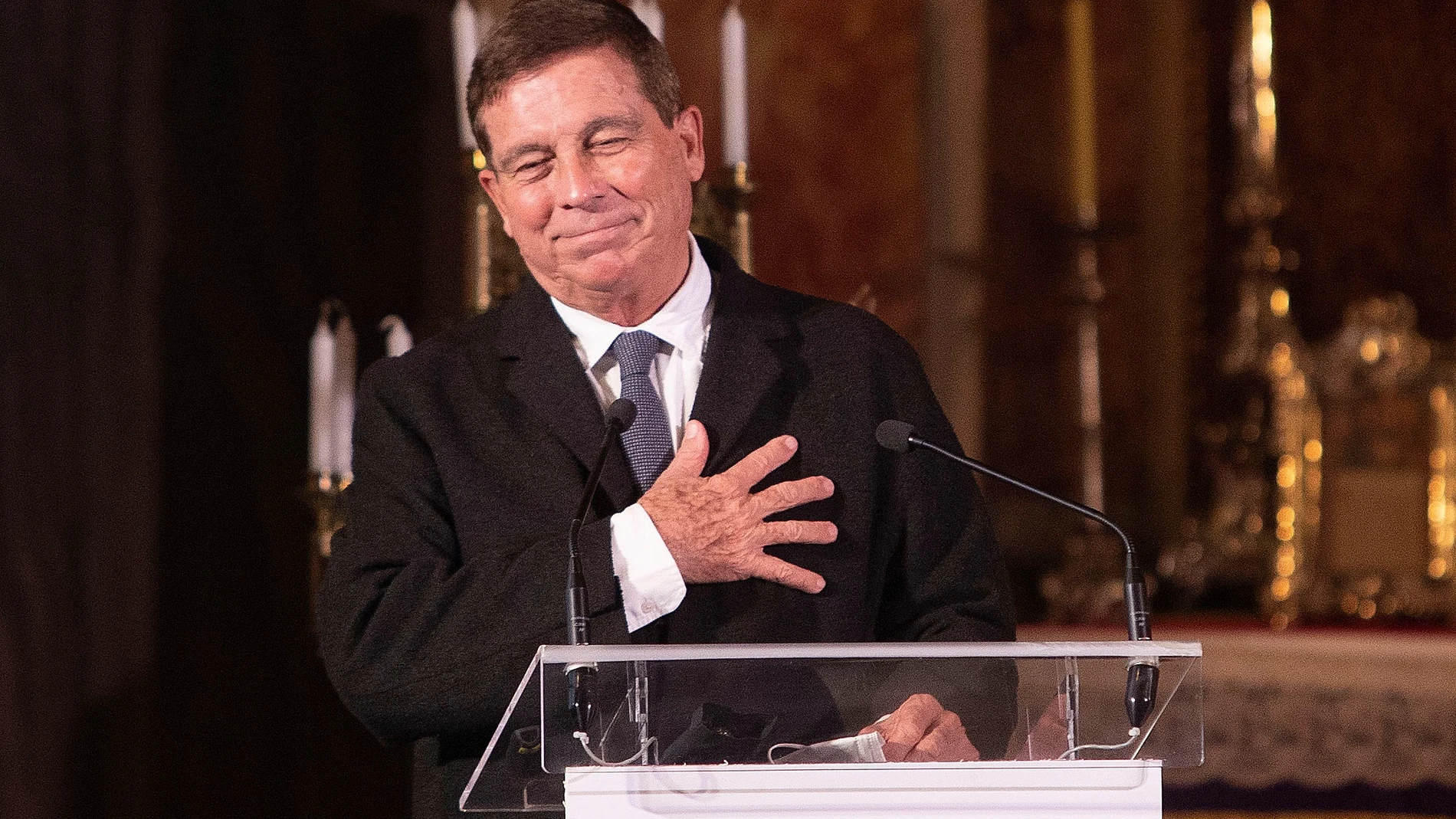 El arquitecto Alberto Campo Baeza tras recibir el Premio Nacional de Arquitectura durante el acto celebrado en el Oratorio de San Felipe Neri, en Cádiz. EFE/Román Ríos