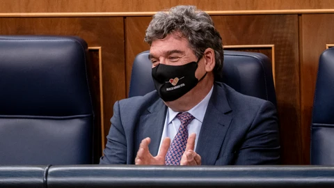 El ministro de Inclusión, Seguridad Social y Migraciones, José Luis Escrivá, en la sesión plenaria en el Congreso de los Diputados