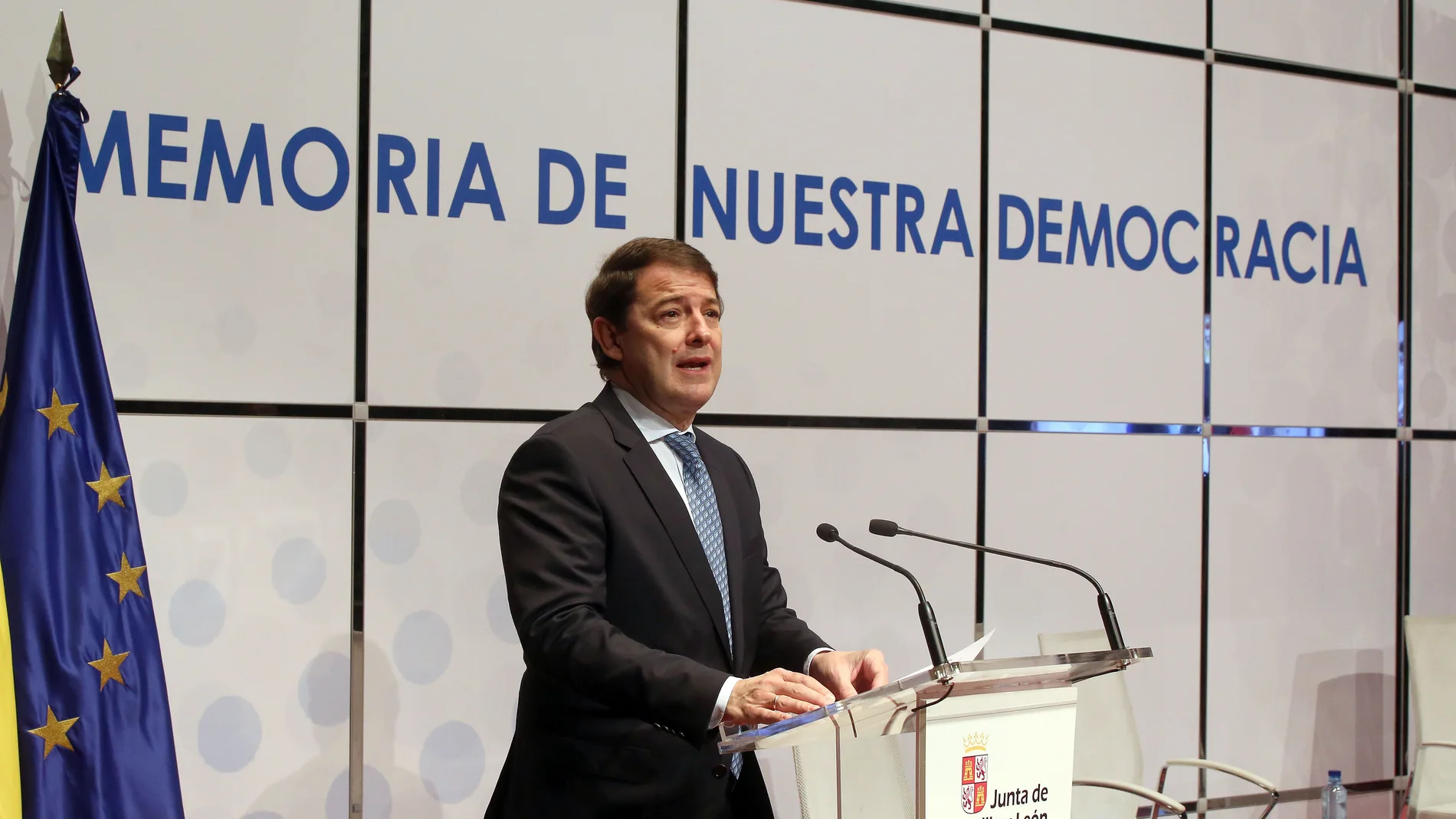 El presidente de la Junta de Castilla y León, Alfonso Fernández Mañueco, inaugura la jornada Memoria