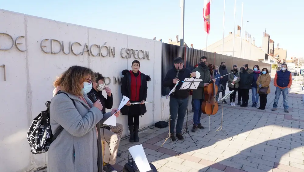La AMPA del Centro de Educación Especial N-1 de Valladolid convoca a los medios de comunicación para informar de los retrocesos en los derechos de los niños y niñas con discapacidad