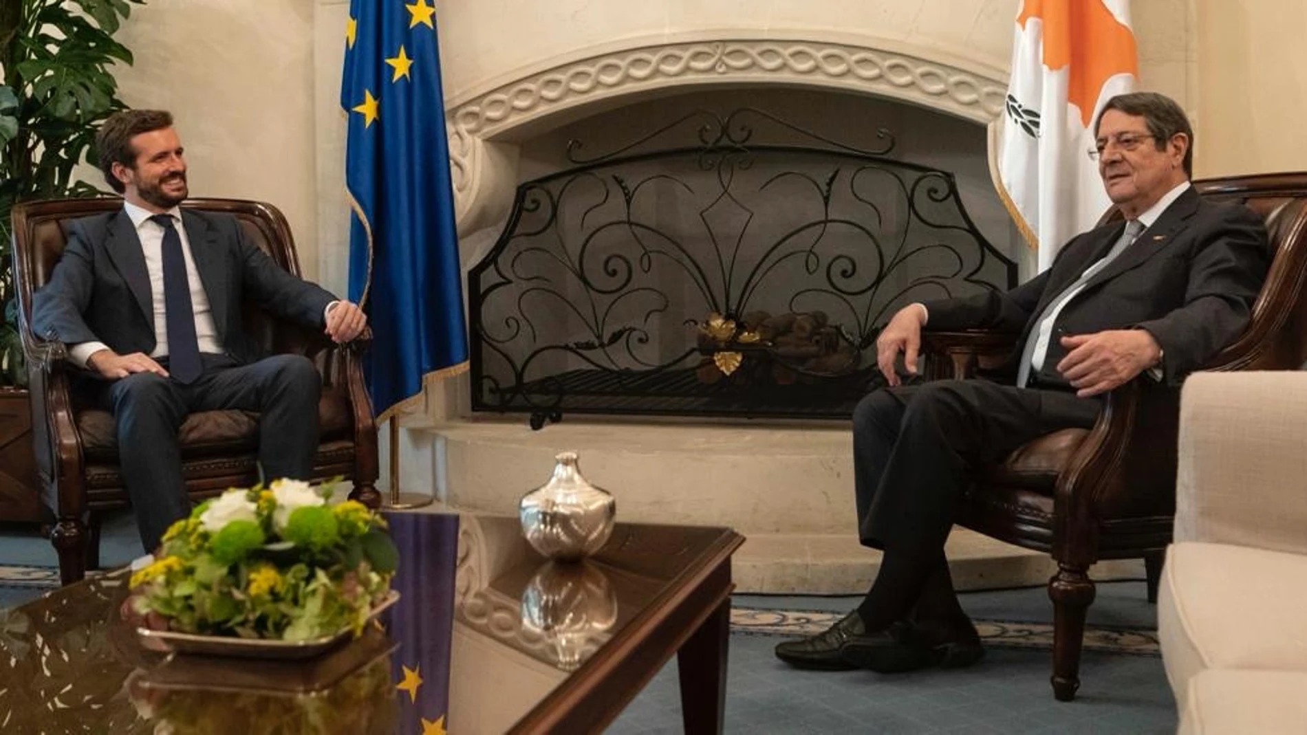 El líder del PP, Pablo Casado y el presidente de la República de Chipre, Nikos Anastasiadis en el Palacio Presidencial