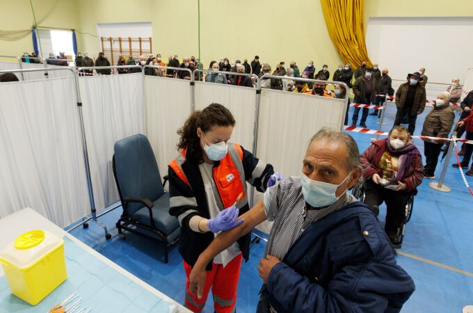 Vacunación de refuerzo a ls mayores de 60 años en Ponferrada