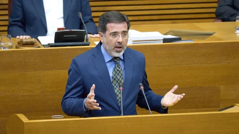 El portavoz de Vivienda del Grupo Popular en Les Corts, Alfredo Castelló