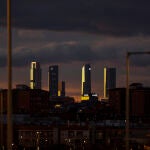 Imagen de las 5 Torres de Madrid al atardecer desde el Wanda Metropolitano. AAA.