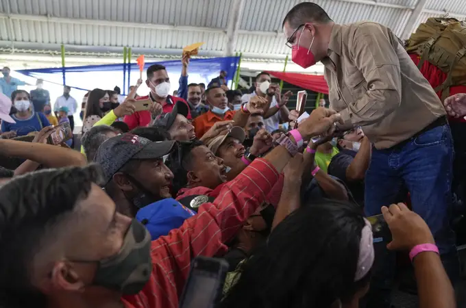 Maduro innova en las trampas para no perder el bastión de Hugo Chávez