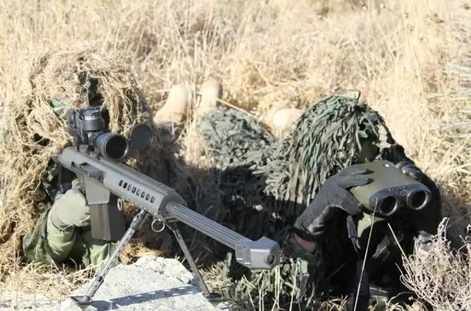 Así son los Barrett, los rifles de precisión del Ejército español capaces de atravesar un blindaje a más de un kilómetro de distancia
