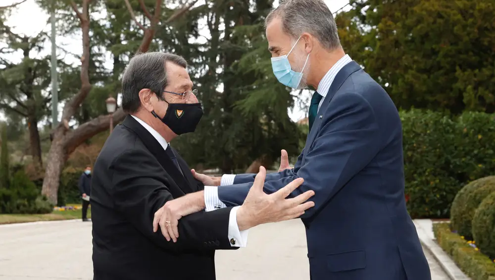 El presidente de Chipre, Nikos Anastasiadis, se reúne en Zarzuela con el Rey Felipe VI